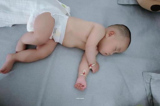 迪庆宝宝口水多怎么回事